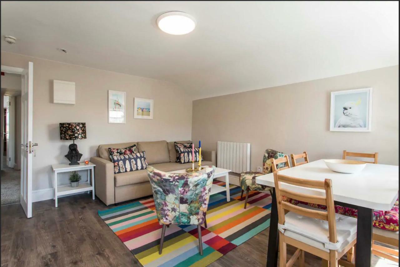 New Georgian Self-catered At The Spire Apartment *