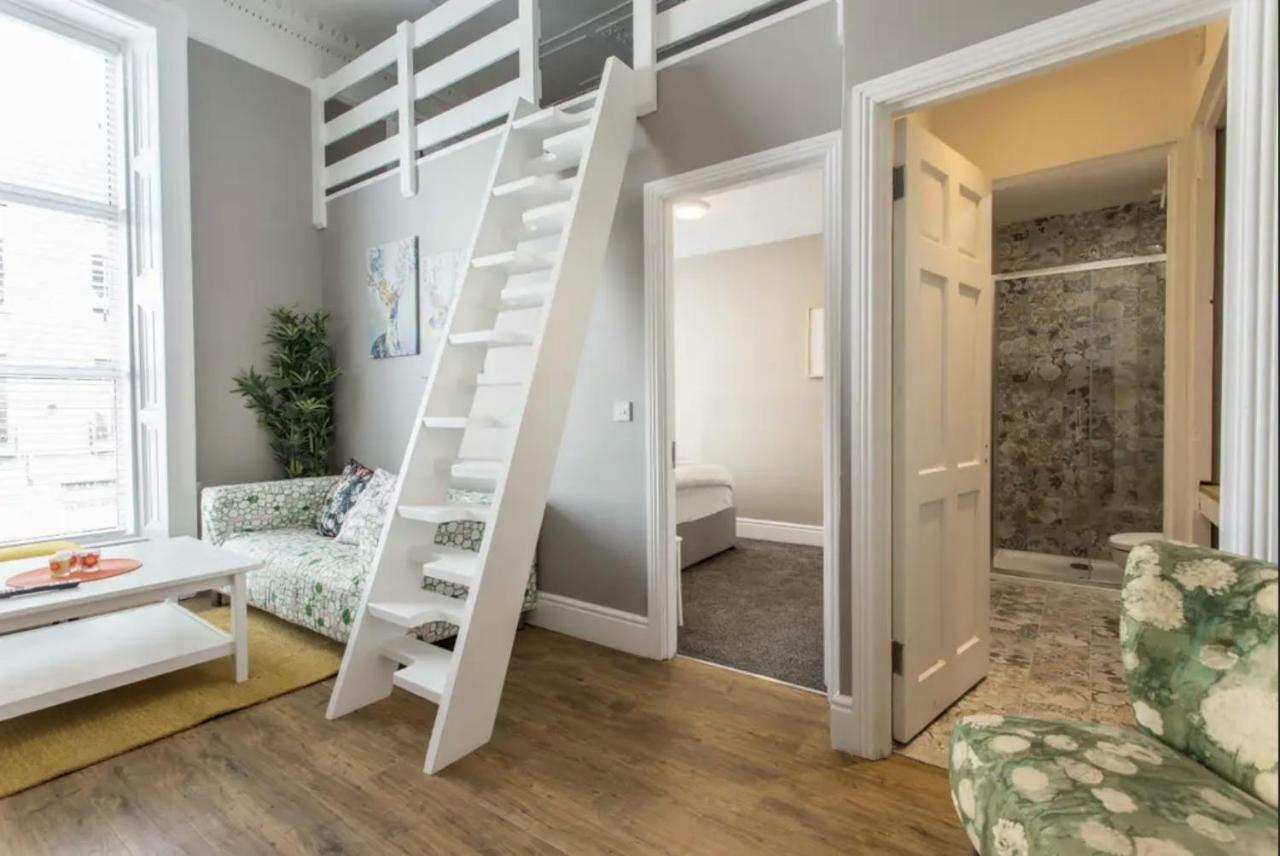 New Georgian Self-catered At The Spire Apartment