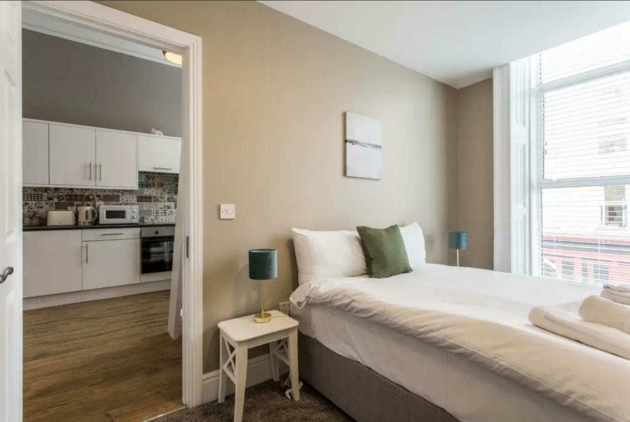 New Georgian Self-catered At The Spire Apartment