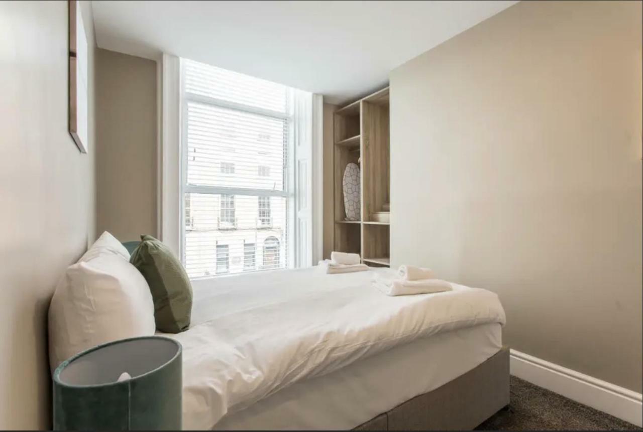 New Georgian Self-catered At The Spire Apartment